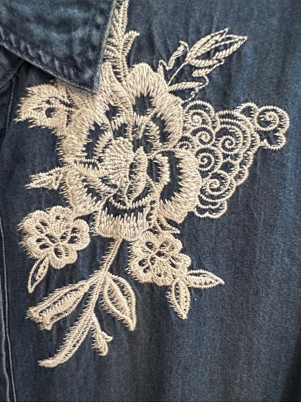 Johnny Was Denim Shirt with White Embroidery - Dragon on the Back Size Large - Picture 3 of 6